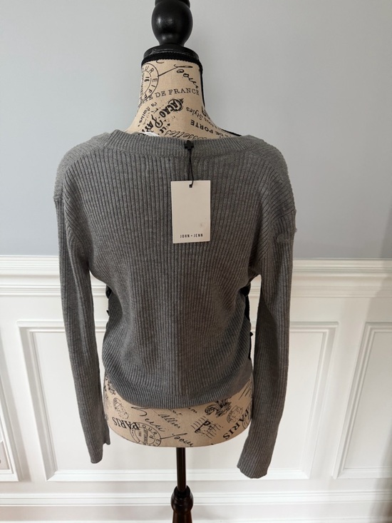 John + Jenn Gray Ribbed Cropped Button Cardigan Sweater Size XS - Picture 4 of 10